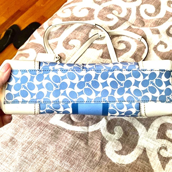 Blue and white Coach bag - Picture 4 of 11